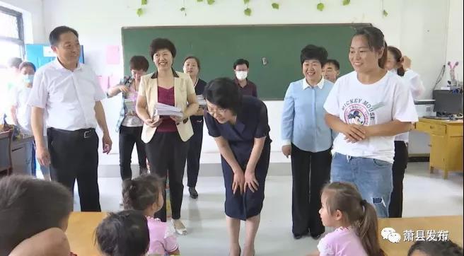 县委副书记李芳茹"六一"慰问少年儿童!_宿州市人民政府