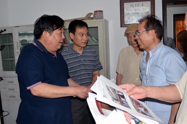 砀山政府网讯 日前,市关工委常务副主任胡兴超,副主任程大文一行来我