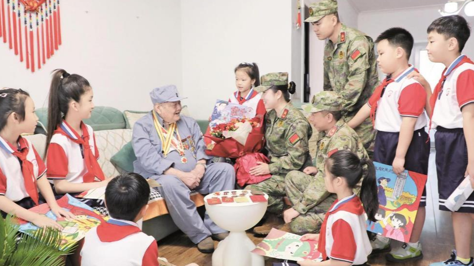 鱼水情谊深 双拥谱新篇