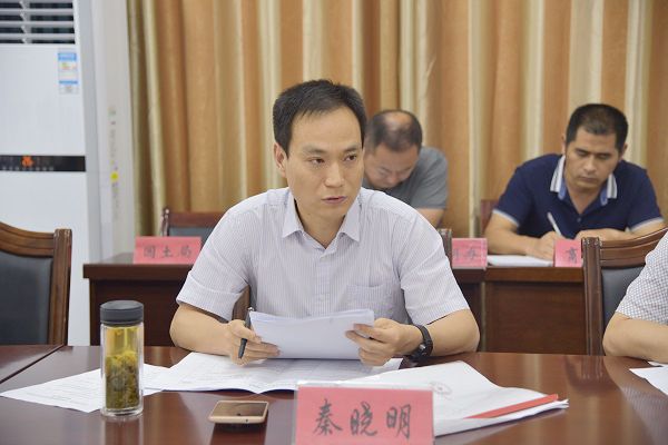 7月3日,砀山县委常委,常务副县长秦晓明主持召开全县扶贫开发领导小组