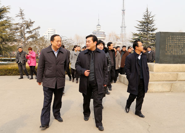 参观革命旧址 践行群众路线_宿州市人民政府