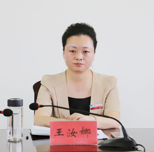 会议首先传达了省市农机深松整地工作会议精神,解读了《泗县农机深松