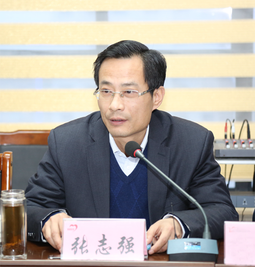 县委书记张志强到县扶贫办调研