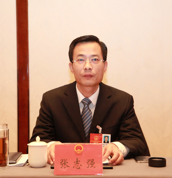 会议由县委书记张志强主持.